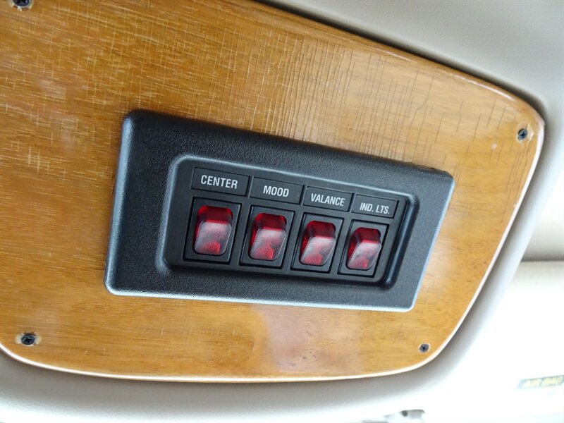 2000 Chevrolet Express G1500 Braun Handicap Lift 5.7L V8 RWD - Photo 18 - Cincinnati, OH 45255