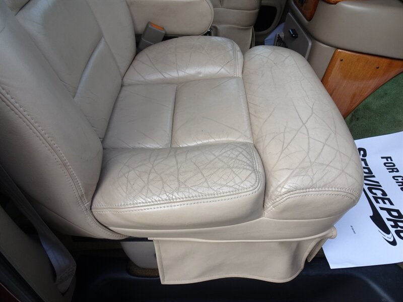 2000 Chevrolet Express G1500 Braun Handicap Lift 5.7L V8 RWD - Photo 27 - Cincinnati, OH 45255