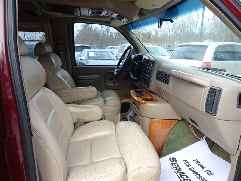2000 Chevrolet Express G1500 Braun Handicap Lift 5.7L V8 RWD - Photo 16 - Cincinnati, OH 45255