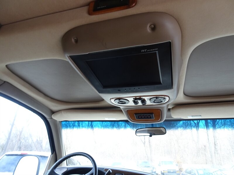 2000 Chevrolet Express G1500 Braun Handicap Lift 5.7L V8 RWD - Photo 13 - Cincinnati, OH 45255