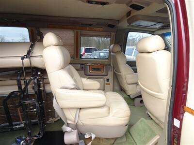 2000 Chevrolet Express G1500 Braun Handicap Lift 5.7L V8 RWD - Photo 10 - Cincinnati, OH 45255