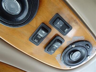 2000 Chevrolet Express G1500 Braun Handicap Lift 5.7L V8 RWD - Photo 17 - Cincinnati, OH 45255