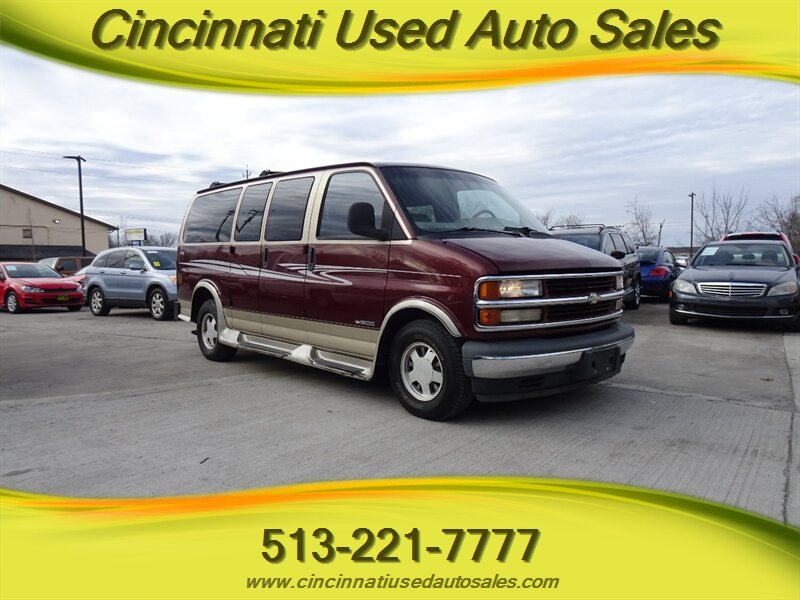2000 Chevrolet Express G1500 Braun Handicap Lift  5.7L V8 RWD