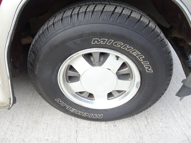 2000 Chevrolet Express G1500 Braun Handicap Lift 5.7L V8 RWD - Photo 28 - Cincinnati, OH 45255