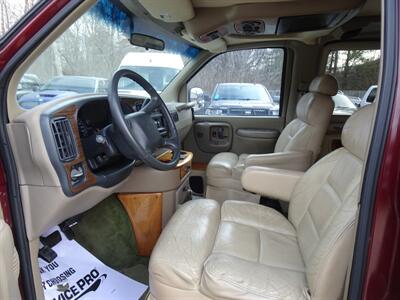 2000 Chevrolet Express G1500 Braun Handicap Lift 5.7L V8 RWD - Photo 9 - Cincinnati, OH 45255