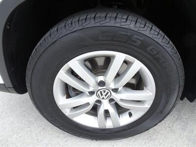 2016 Volkswagen Tiguan 2.0T S  FWD - Photo 32 - Cincinnati, OH 45255