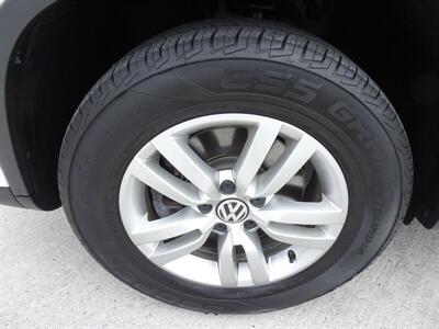 2016 Volkswagen Tiguan 2.0T S  FWD - Photo 31 - Cincinnati, OH 45255