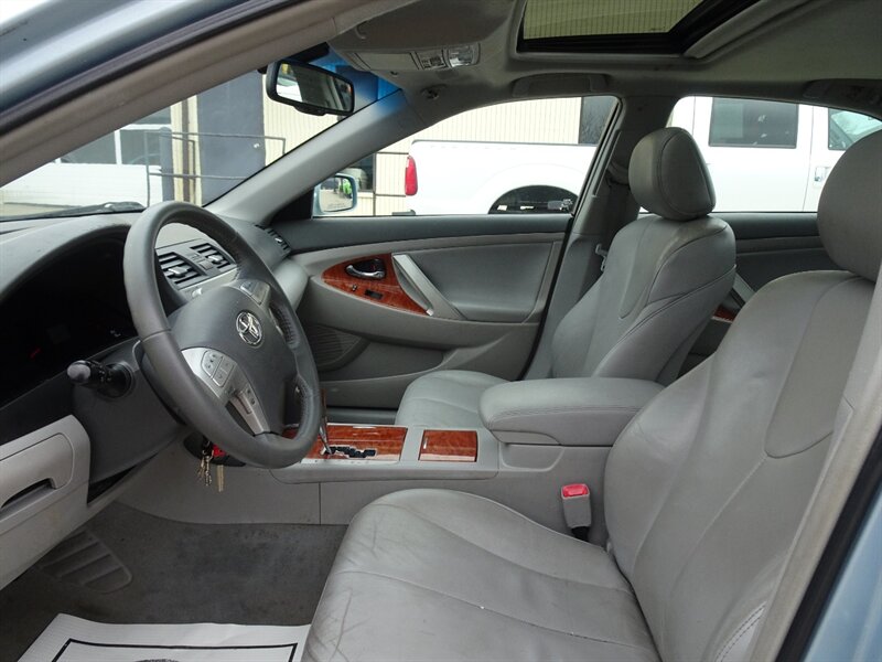 2008 Toyota Camry XLE - Photo 13 - Cincinnati, OH 45255