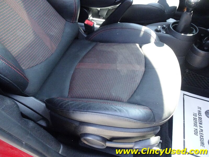 2014 MINI Countryman Cooper S 1.6L Turbo I4 Manual FWD - Photo 15 - Cincinnati, OH 45255