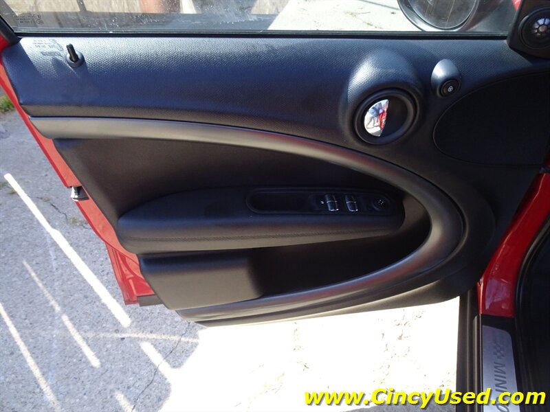 2014 MINI Countryman Cooper S 1.6L Turbo I4 Manual FWD - Photo 25 - Cincinnati, OH 45255