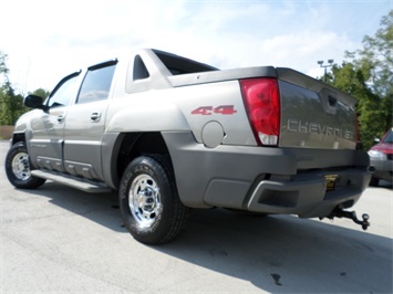 2002 Chevrolet Avalanche 2500   - Photo 12 - Cincinnati, OH 45255