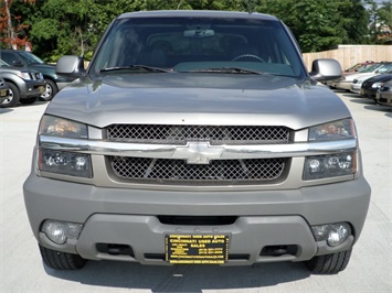 2002 Chevrolet Avalanche 2500   - Photo 2 - Cincinnati, OH 45255