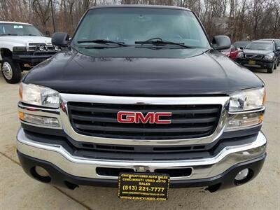 2005 GMC Sierra 2500HD SLE   - Photo 10 - Cincinnati, OH 45255