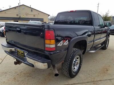 2005 GMC Sierra 2500HD SLE   - Photo 13 - Cincinnati, OH 45255