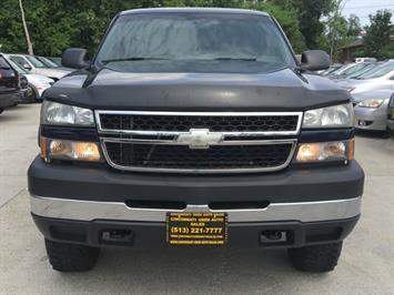 2007 Chevrolet Silverado 2500HD Classic Work Truck   - Photo 2 - Cincinnati, OH 45255