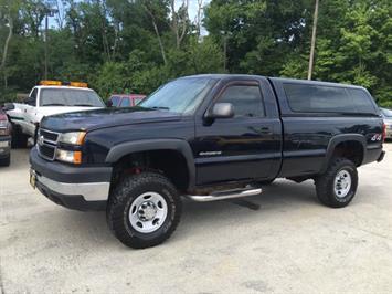 2007 Chevrolet Silverado 2500HD Classic Work Truck   - Photo 3 - Cincinnati, OH 45255