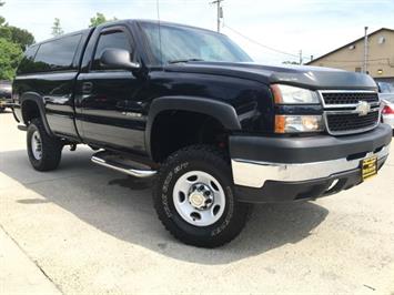 2007 Chevrolet Silverado 2500HD Classic Work Truck   - Photo 10 - Cincinnati, OH 45255