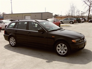 2004 BMW 325xi   - Photo 1 - Cincinnati, OH 45255