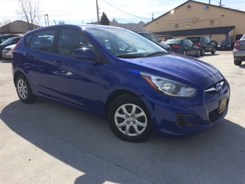 2012 Hyundai Accent GS   - Photo 10 - Cincinnati, OH 45255