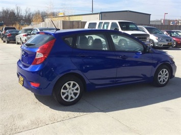 2012 Hyundai Accent GS   - Photo 6 - Cincinnati, OH 45255