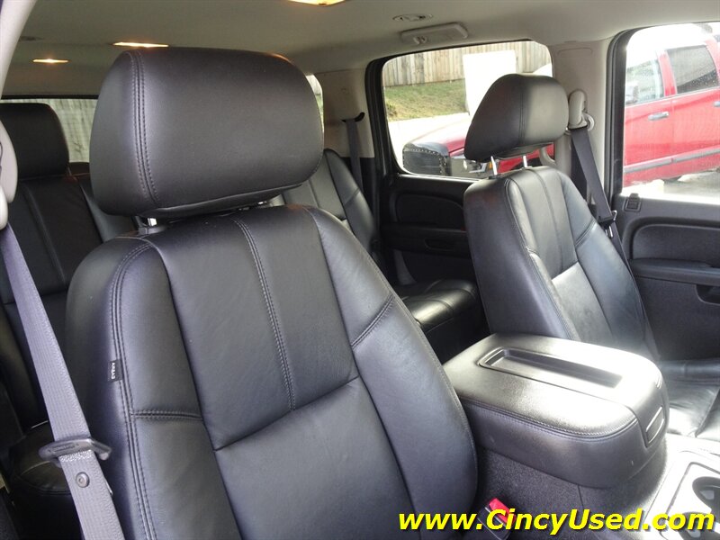 2012 Chevrolet Suburban LT - Photo 17 - Cincinnati, OH 45255