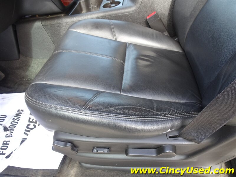 2012 Chevrolet Suburban LT - Photo 25 - Cincinnati, OH 45255