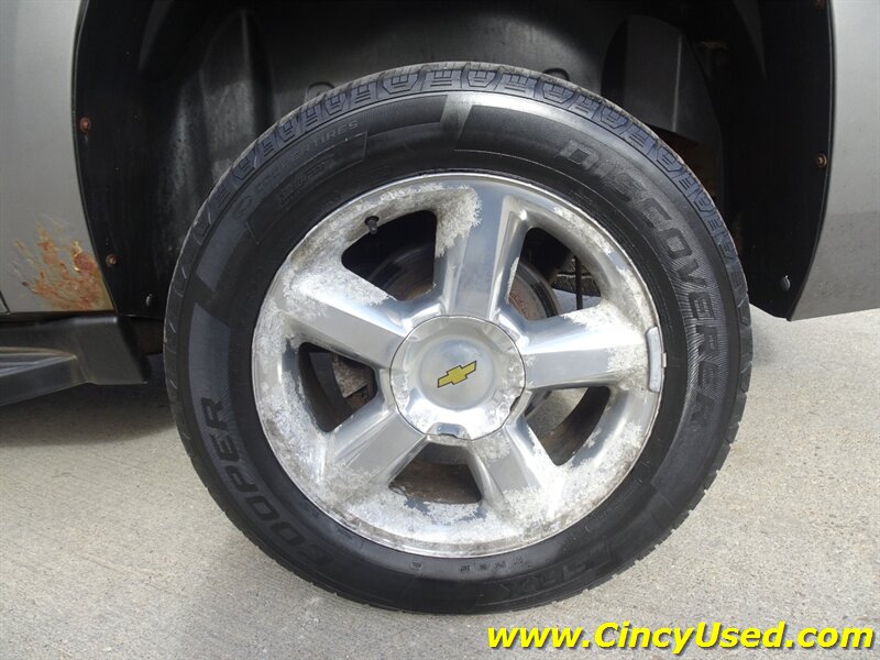 2012 Chevrolet Suburban LT - Photo 33 - Cincinnati, OH 45255