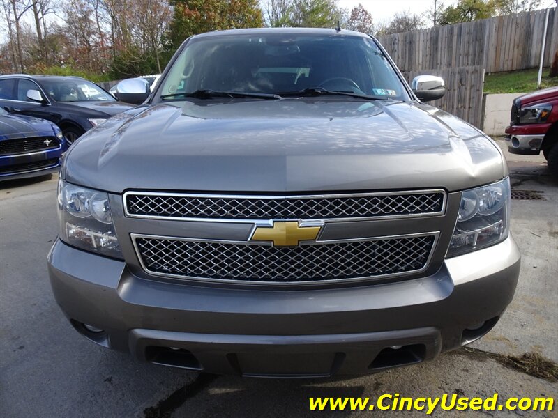 2012 Chevrolet Suburban LT - Photo 2 - Cincinnati, OH 45255