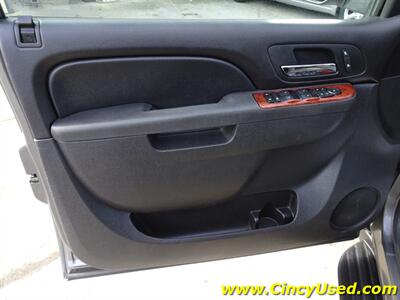 2012 Chevrolet Suburban LT - Photo 27 - Cincinnati, OH 45255