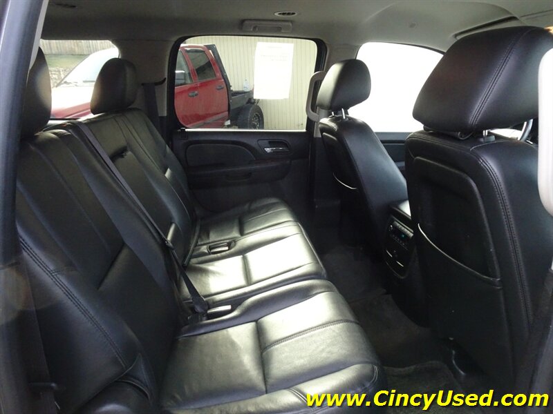 2012 Chevrolet Suburban LT - Photo 14 - Cincinnati, OH 45255