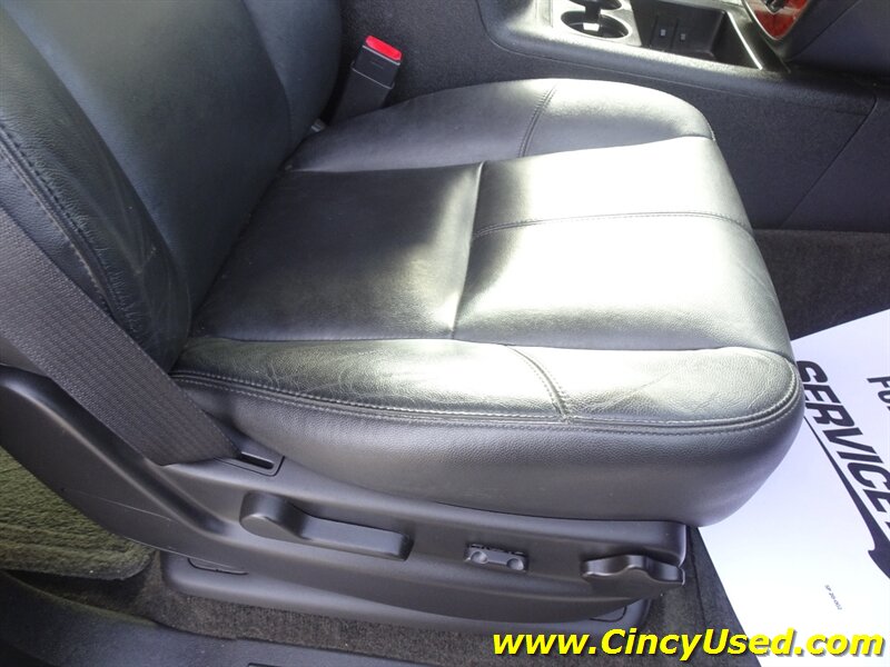 2012 Chevrolet Suburban LT - Photo 26 - Cincinnati, OH 45255