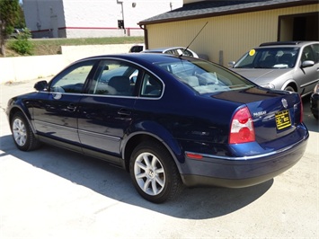 2004 Volkswagen Passat   - Photo 4 - Cincinnati, OH 45255