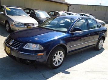 2004 Volkswagen Passat   - Photo 3 - Cincinnati, OH 45255