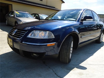 2004 Volkswagen Passat   - Photo 11 - Cincinnati, OH 45255