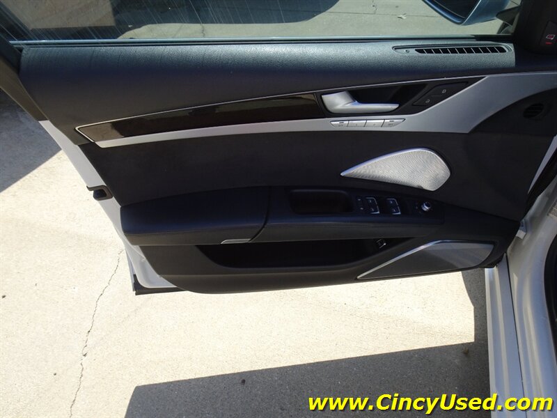 2015 Audi S8 4.0T quattro - Photo 31 - Cincinnati, OH 45255