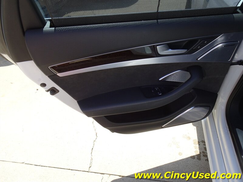 2015 Audi S8 4.0T quattro - Photo 32 - Cincinnati, OH 45255