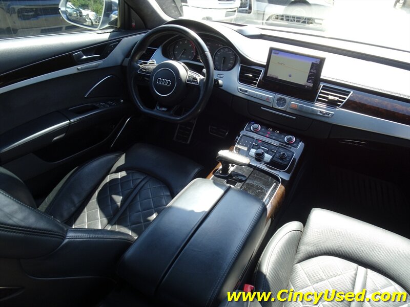 2015 Audi S8 4.0T quattro - Photo 15 - Cincinnati, OH 45255