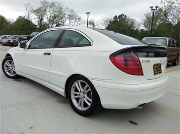 2002 Mercedes-Benz C Class C230   - Photo 12 - Cincinnati, OH 45255