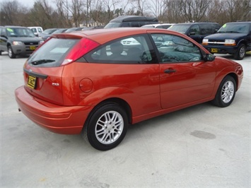 2005 Ford Focus ZX3 S   - Photo 6 - Cincinnati, OH 45255