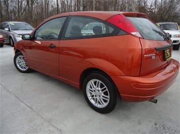 2005 Ford Focus ZX3 S   - Photo 12 - Cincinnati, OH 45255