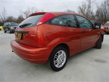 2005 Ford Focus ZX3 S   - Photo 13 - Cincinnati, OH 45255