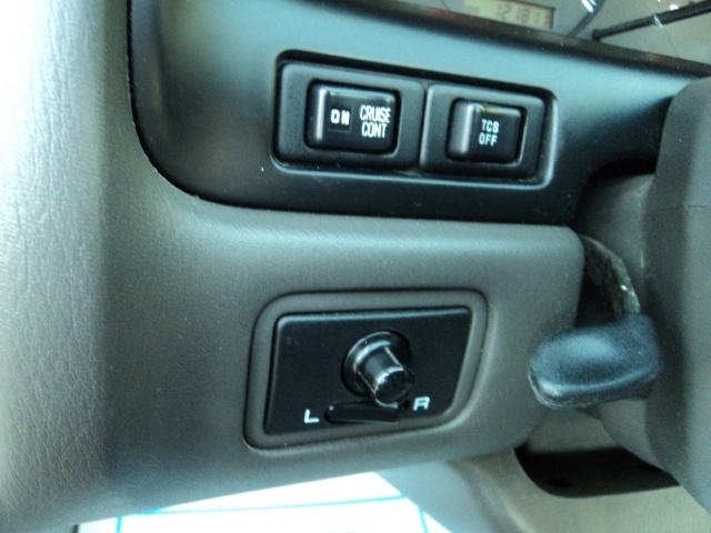 1999 INFINITI I30 Limited   - Photo 16 - Cincinnati, OH 45255