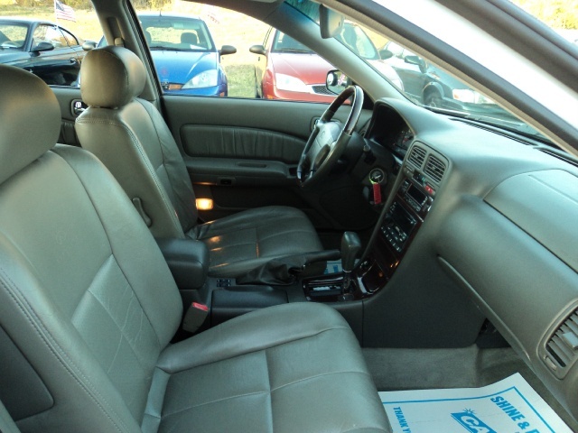 1999 INFINITI I30 Limited   - Photo 9 - Cincinnati, OH 45255