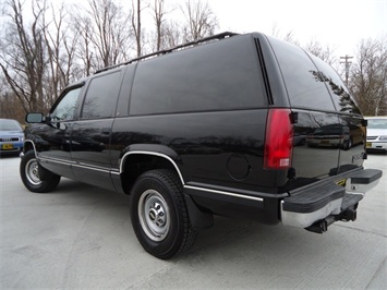 1995 CHEVROLET Suburban   - Photo 12 - Cincinnati, OH 45255