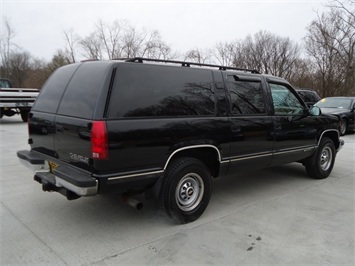 1995 CHEVROLET Suburban   - Photo 6 - Cincinnati, OH 45255