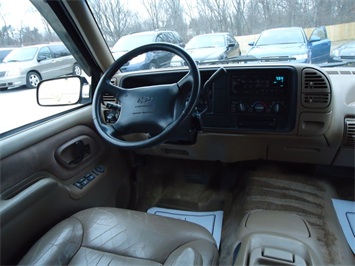 1995 CHEVROLET Suburban   - Photo 14 - Cincinnati, OH 45255