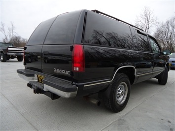 1995 CHEVROLET Suburban   - Photo 13 - Cincinnati, OH 45255