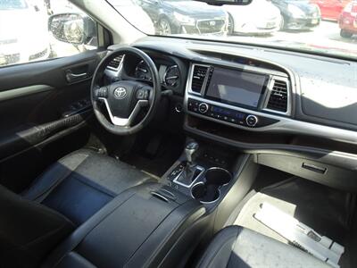 2014 Toyota Highlander XLE  3.5L V6 AWD - Photo 13 - Cincinnati, OH 45255