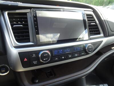 2014 Toyota Highlander XLE  3.5L V6 AWD - Photo 17 - Cincinnati, OH 45255