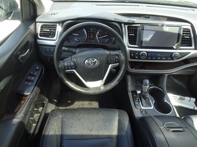 2014 Toyota Highlander XLE  3.5L V6 AWD - Photo 9 - Cincinnati, OH 45255